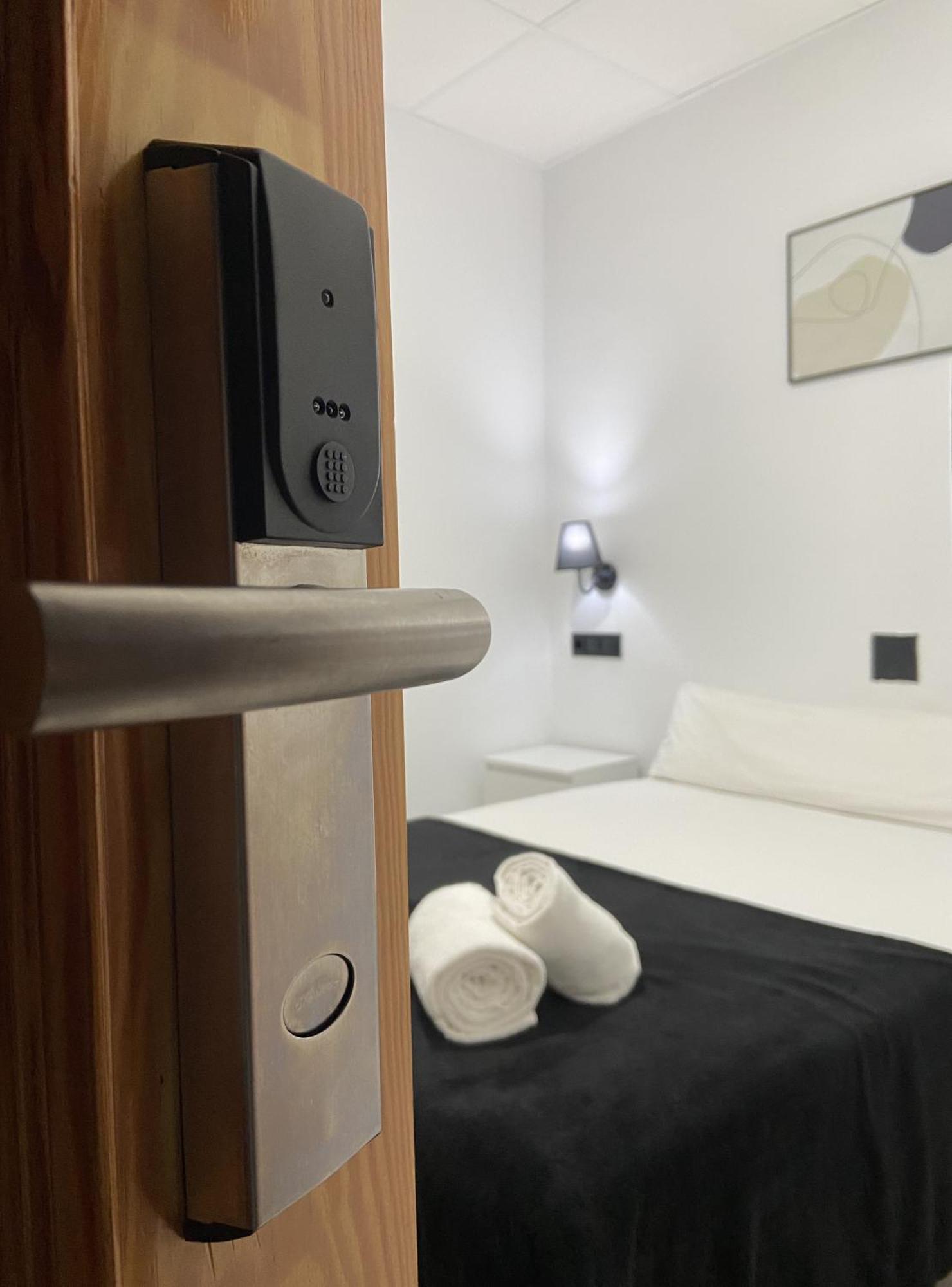 Sleep&Go Hotel Alicante Bagian luar foto